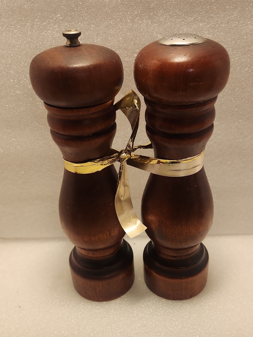 Classic Wooden Salt and Pepper Shaker Set - Brown